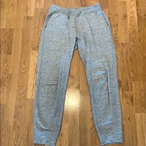 Uniqlo Men’s Gray Sweatpants in Size Small